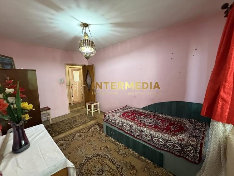 Apartament cu 2 camere decomandat, mobilat în Cetate