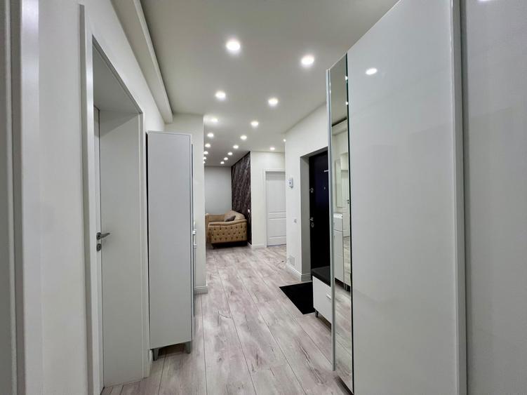 Apartament cu 4 camere decomandat, mobilat în Florești