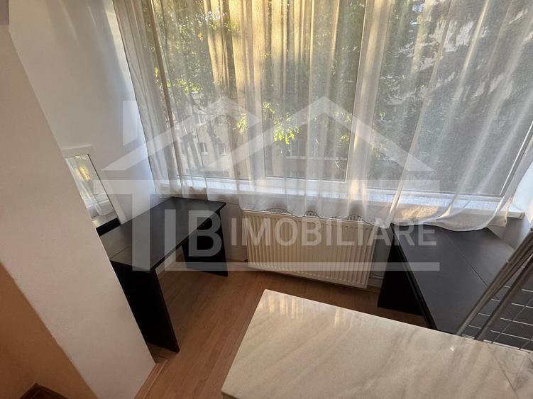 Apartament cu 3 camere semidecomandat în 7 Noiembrie