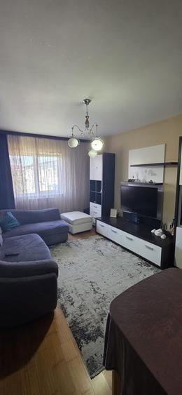 Apartament 3 camere, amenajat si mobilat, 450euro/luna, zona  Alexandru - 1