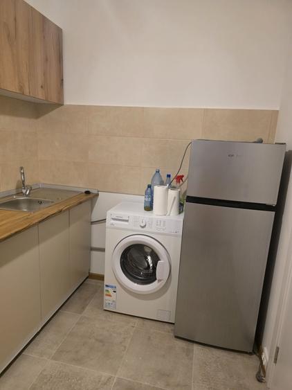 Apartament cu 2 camere semidecomandat în 1 Mai