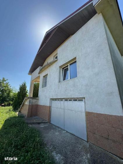Casă cu 6 camere cu Teren 900 Mp în Central