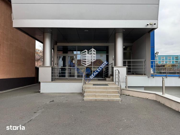Spațiu comercial, de 1,700 mp, în Central