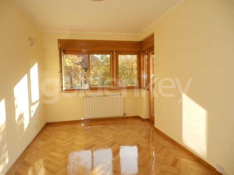 Apartament spatios cu 5 camere | garaj si boxa - 9