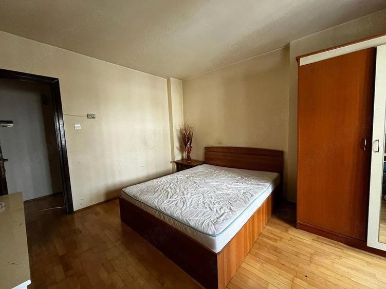 Apartament cu 3 camere decomandat în Dorobanților