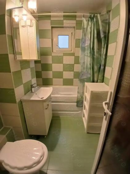 Apartament cu 2 camere decomandat în Petrila