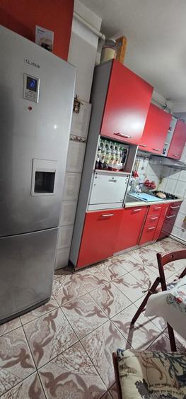 Apartament cu 3 camere semidecomandat în Tomis Nord