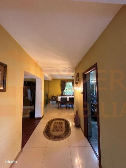 Casă cu 4 camere în Palazu Mare