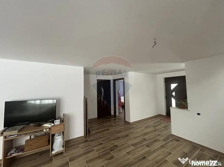 Casă cu 5 camere cu Teren 1300 Mp în Satulung