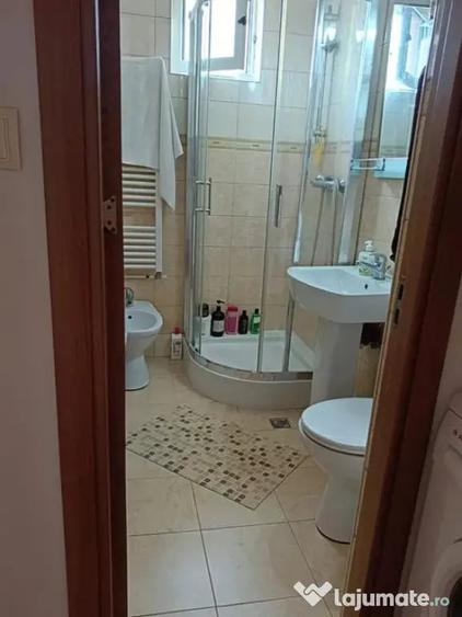 Apartament cu 3 camere decomandat în Cedonia