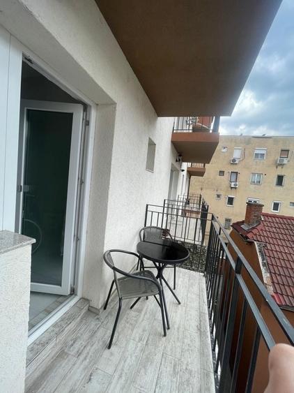 Apartament cu 3 camere decomandat în Ultracentral