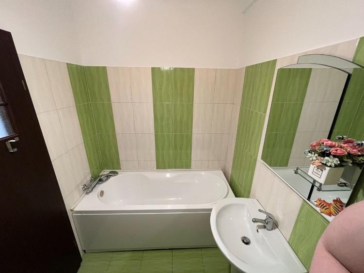 Apartament cu 2 camere decomandat, mobilat în Central