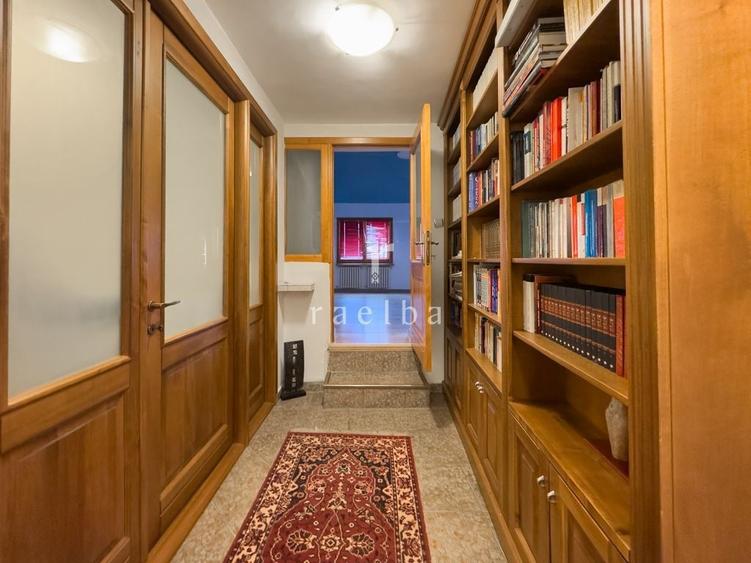 Apartament cu 11 camere semidecomandat în Dacia