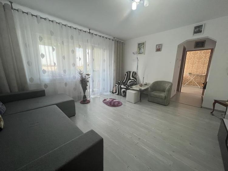 Apartament cu 2 camere semidecomandat în 6 Vânători