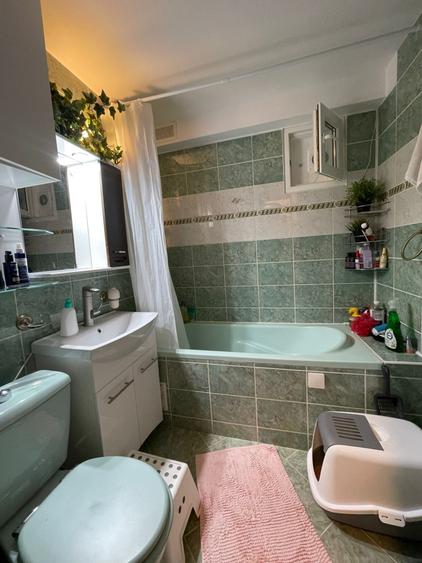 Apartament cu 3 camere decomandat, mobilat în Păcurari
