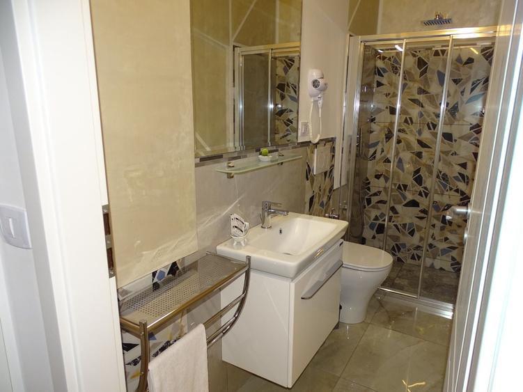 Inchiriez ultracentral-apartament modern - 2