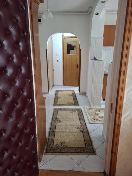 Apartament cu 2 camere decomandat în Berceni