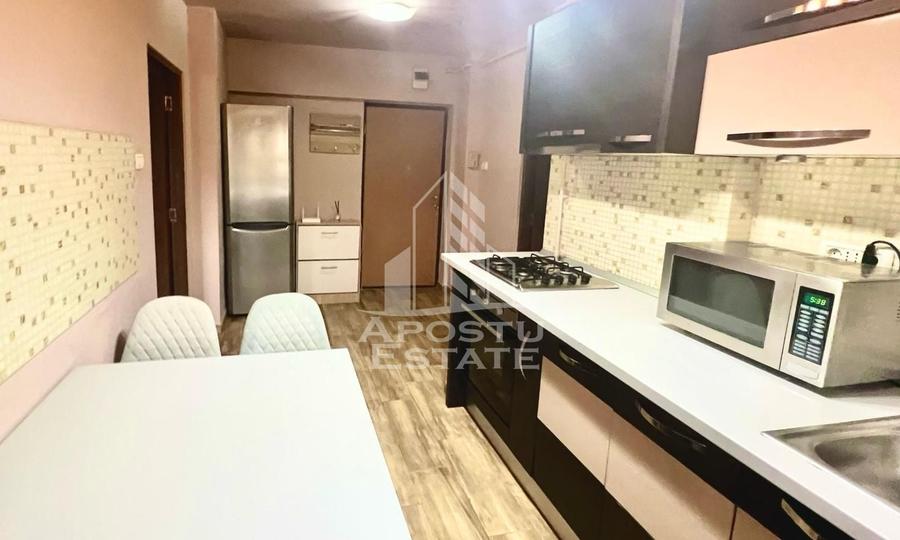 Apartament cu 3 camere semidecomandat, mobilat în Podgoria