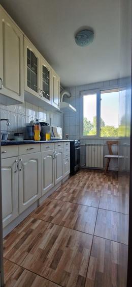 Apartament cu 3 camere decomandat, mobilat în Brâncoveanu