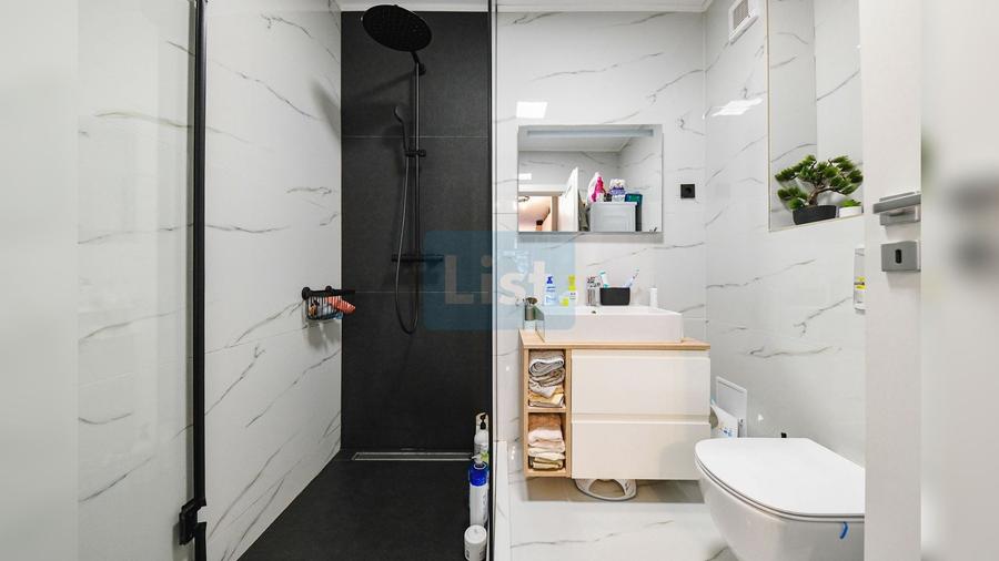 Apartament cu 3 camere semidecomandat, mobilat în Europa