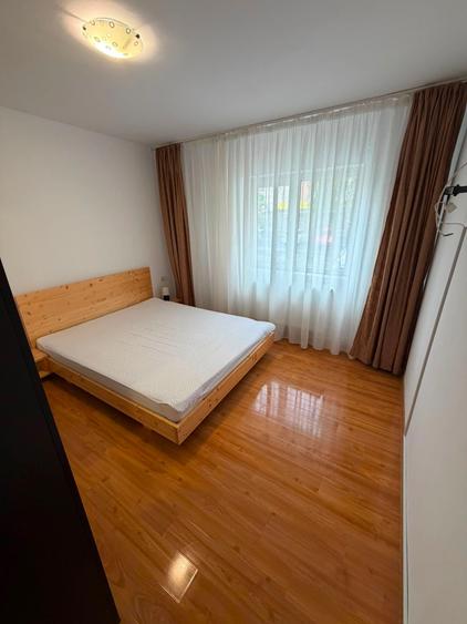 Apartament cu 3 camere decomandat în Griviței