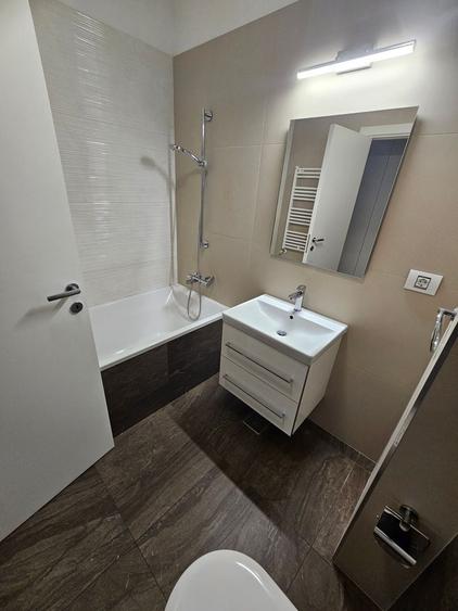 Apartament cu 2 camere decomandat în Băneasa