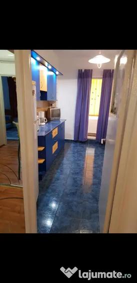 Apartament cu 3 camere decomandat în Calea București