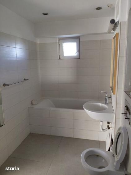 Apartament cu 3 camere decomandat în Gara de Nord