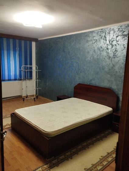Apartament cu 3 camere decomandat în Govândari