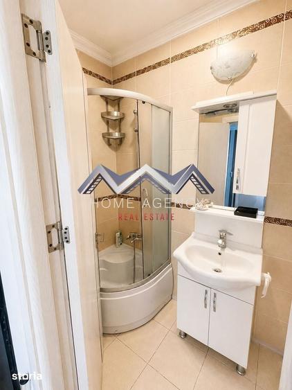 Apartament cu 3 camere, mobilat în Central