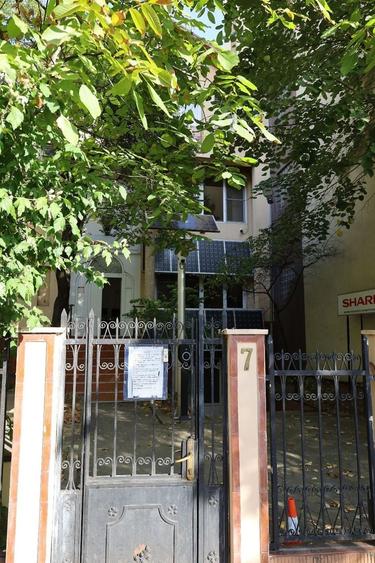 Casă individuală cu 8 camere cu Canalizare în Herăstrău