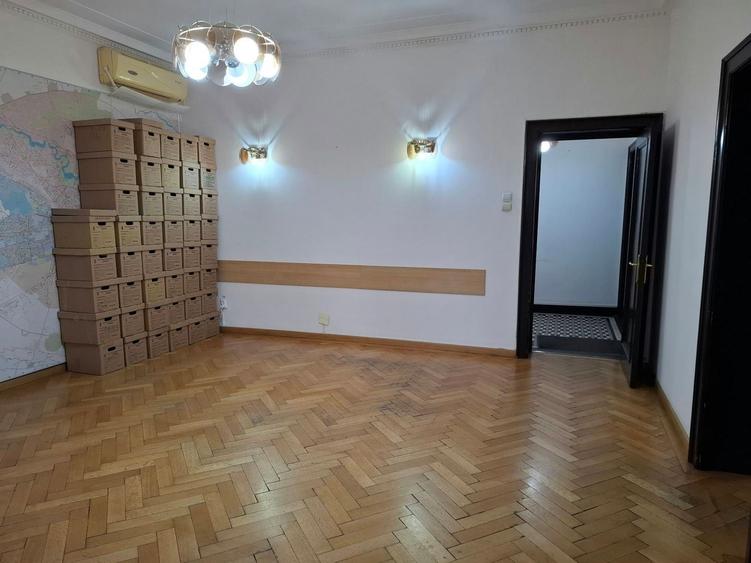 Birou, de 150 mp, în Moșilor