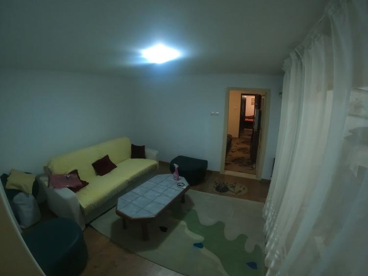 Casă individuală cu 6 camere cu Canalizare în Semicentral