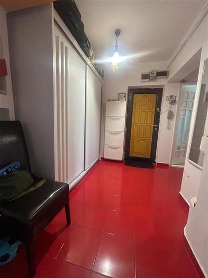 Apartament cu 3 camere decomandat în Dacia
