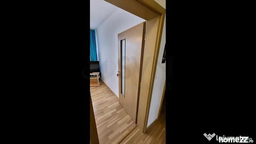 Apartament cu 3 camere semidecomandat în Iancului