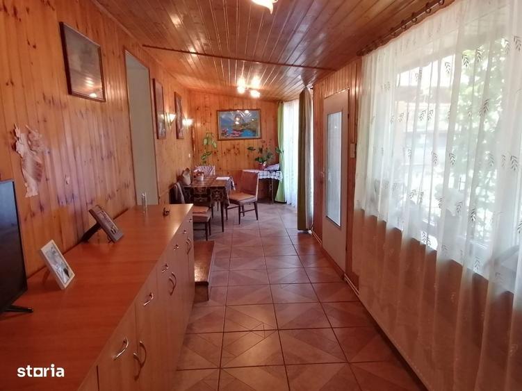 Casă cu 4 camere în Central