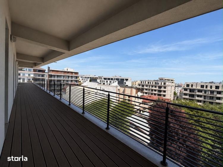Apartament cu 4 camere în Herăstrău