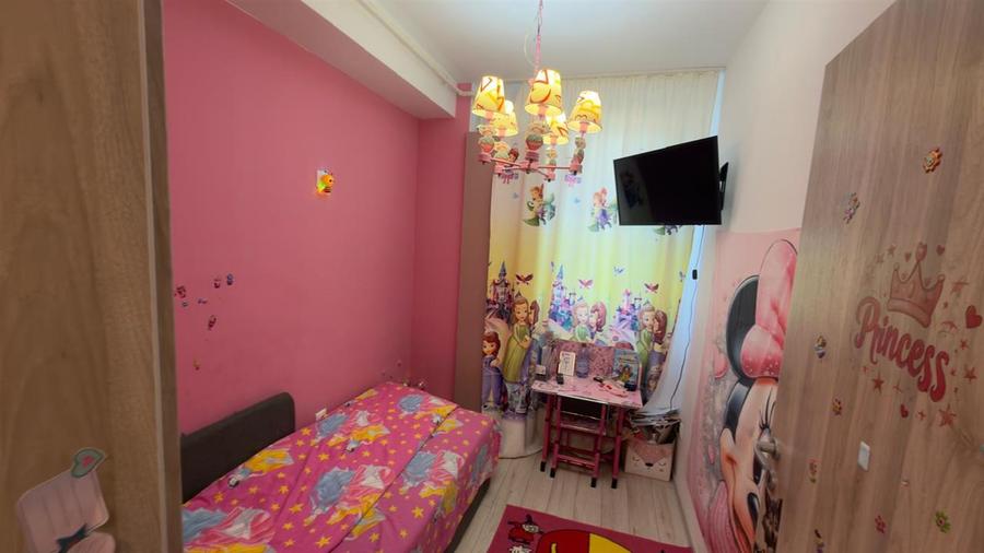 Apartament cu 5 camere decomandat, mobilat în Gheorghe Doja