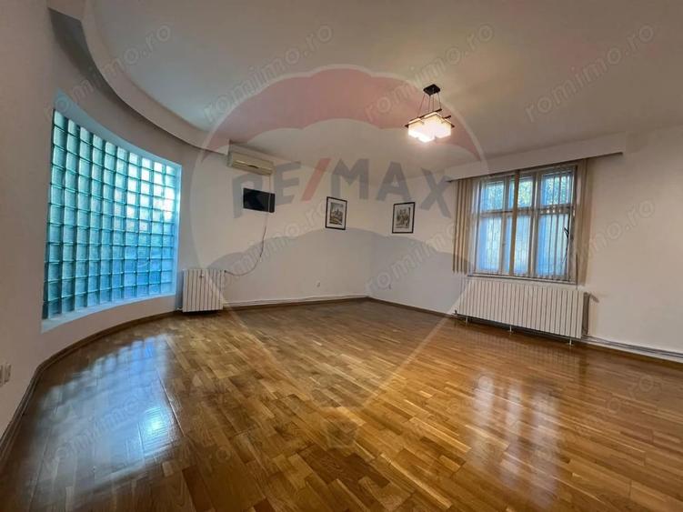 Casă cu 4 camere cu Teren 998 Mp în Gara