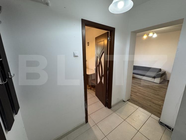 Apartament cu 2 camere semidecomandat, mobilat în Nord