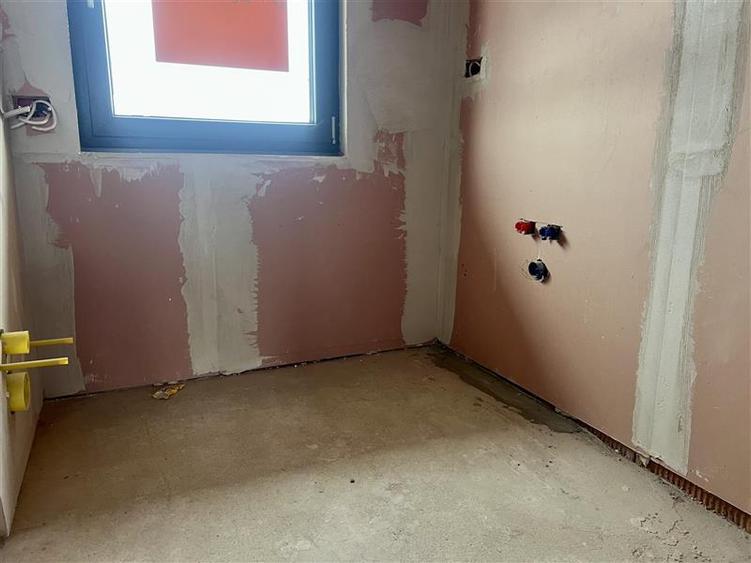 Casă individuală cu 6 camere cu Garaj în Valea Adâncă
