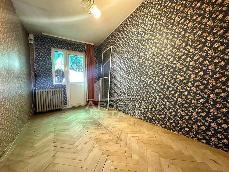Apartament cu 3 camere semidecomandat în Șagului