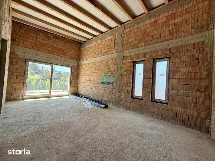 Casă cu 3 camere cu Teren 400 Mp în Corunca