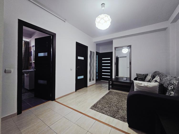 Apartament cu 3 camere semidecomandat, mobilat în Bucureștii Noi