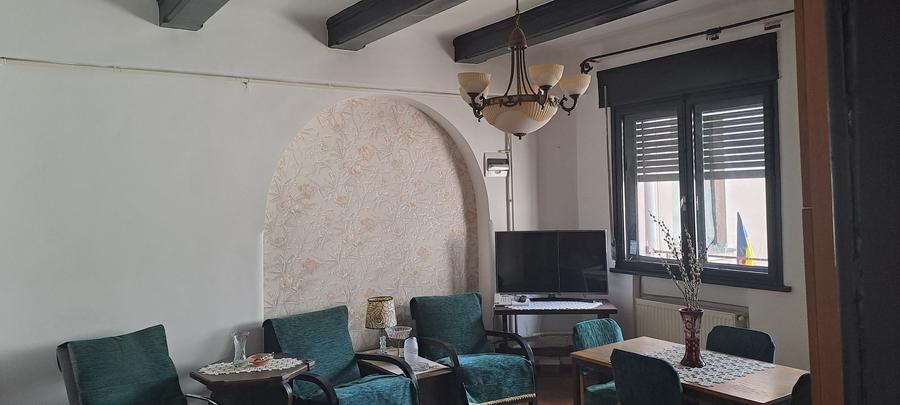 Apartament cu 4 camere semidecomandat în Ultracentral