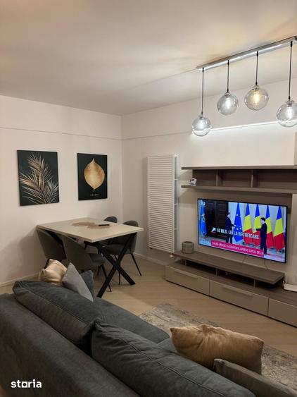 Apartament cu 3 camere în Văcăresti