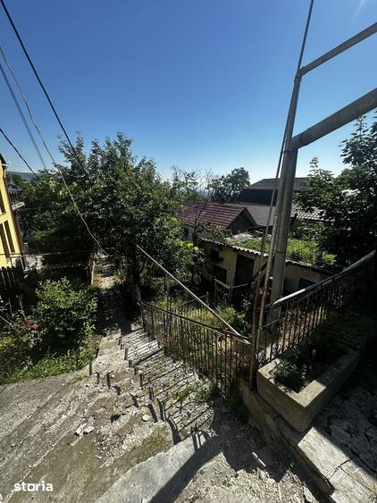 Casă cu 3 camere cu Teren 1124 Mp în Central