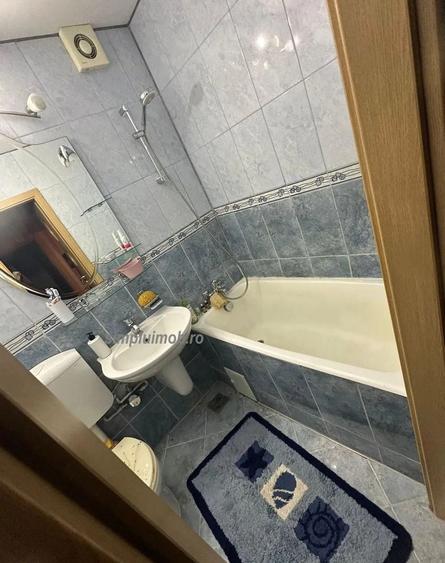 Apartament cu 4 camere decomandat, mobilat în Titan