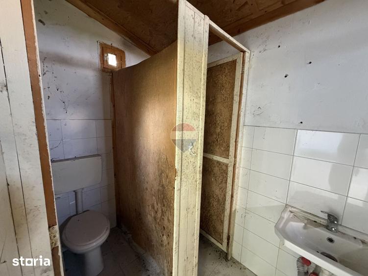 Spațiu comercial, de 310 mp, în Vârteșcoiu