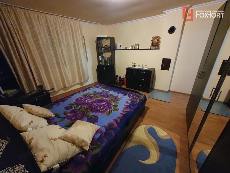 Casă cu 3 camere cu Teren 1238 Mp în Livezile